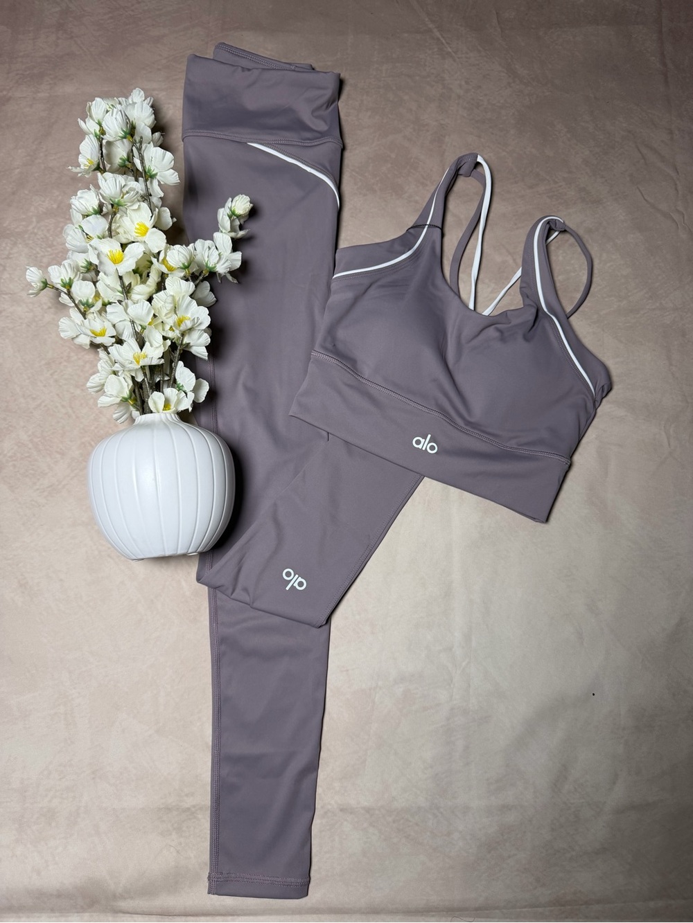 ALO Yoga Mauve-Gray Double-Strap Sports Bra and Leggings Set
